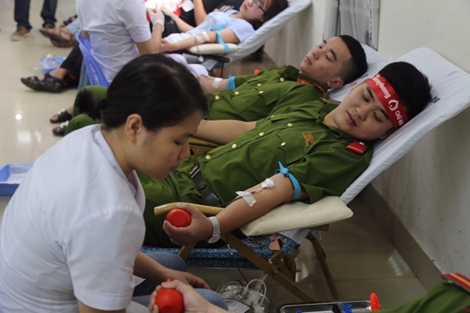 Những “giọt máu đào” kịp thời cứu sống người dân